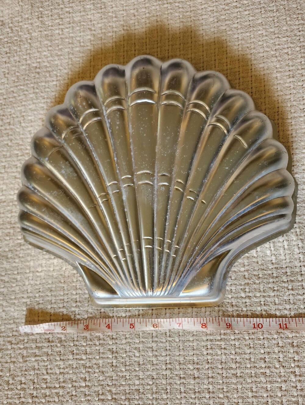 1989 Wilton Seashell Cake Pan